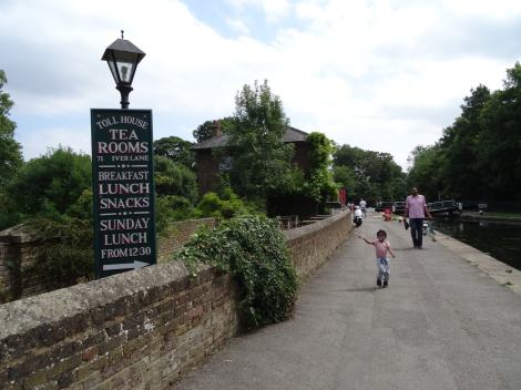 Cowley Lock, Tea Rooms