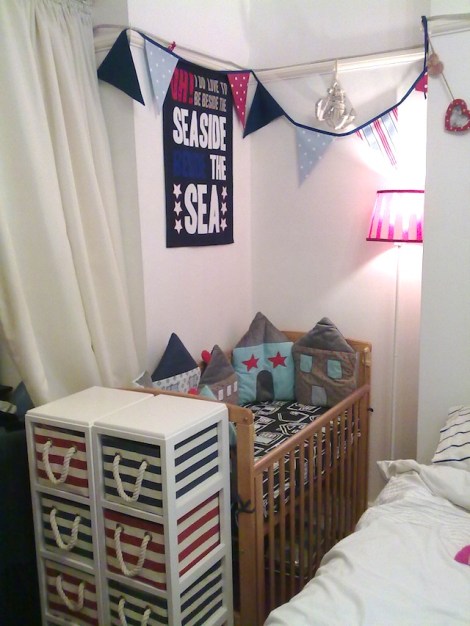 space-saving nursery idea for baby in small flat