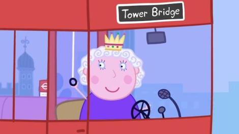 Queen-Peppa-Pig-Bus-London