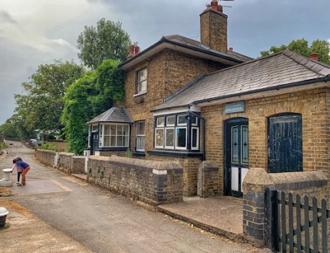 Cowley Lock and Canal Walk